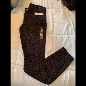 NWT GAP 0/25R Black Leopard skinny jeans